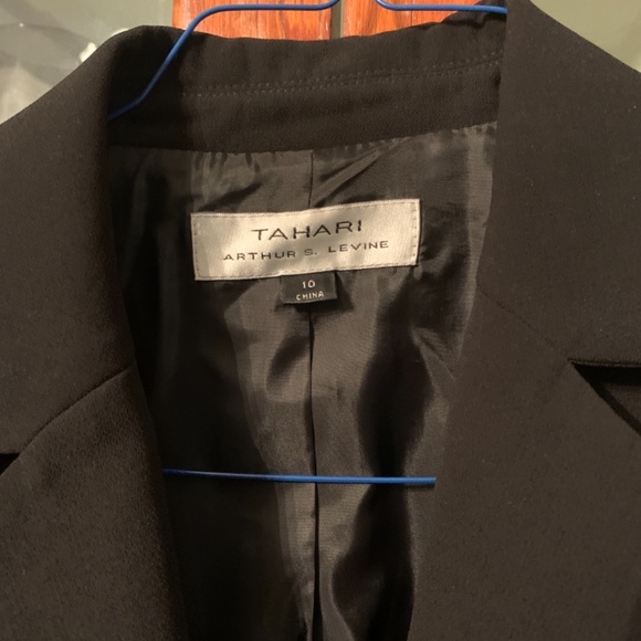 Tahari front ribbon tie blazer. Worn once,‎ maybe. - Picture 2 of 5